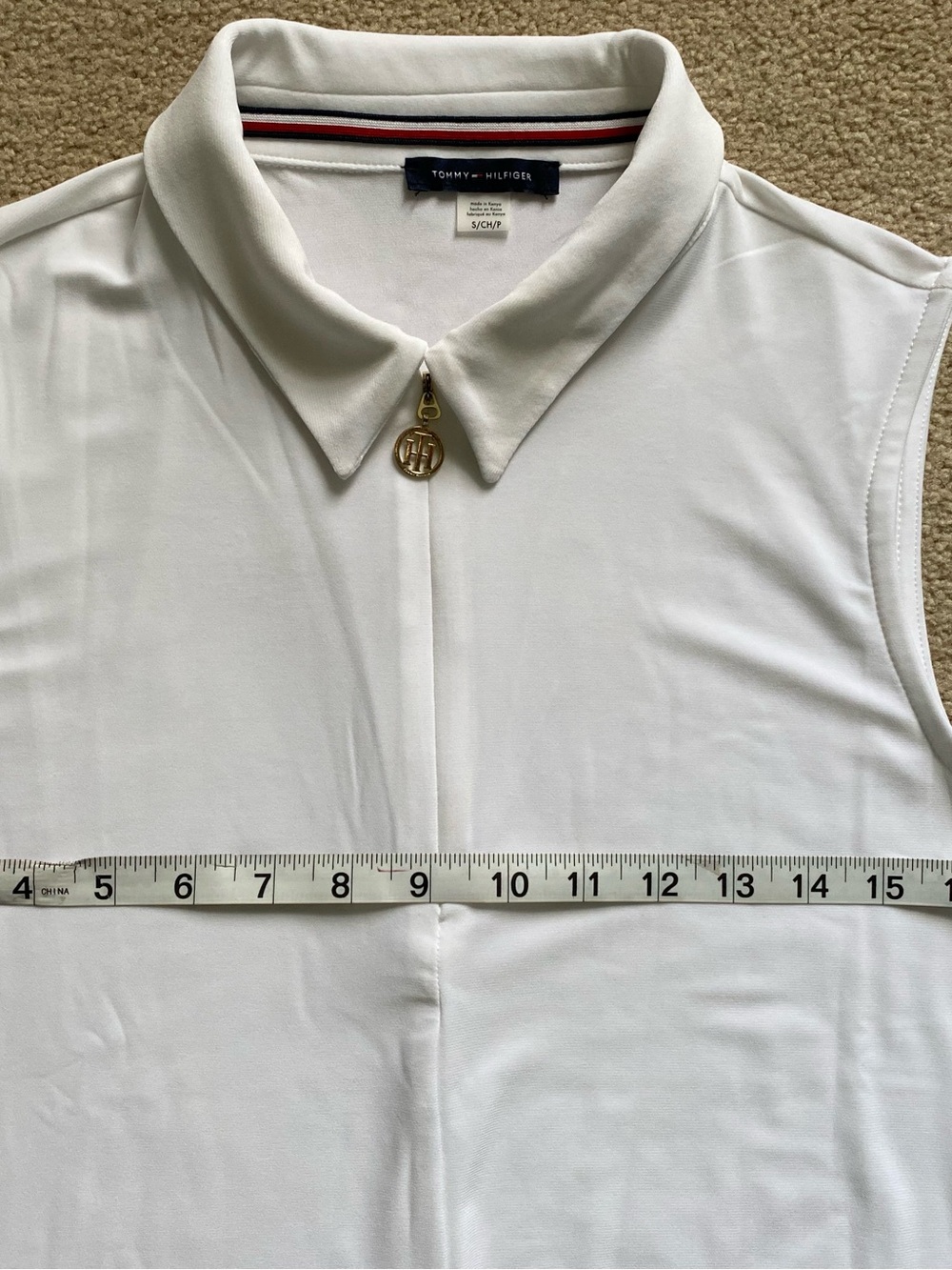 Tommy Hilfiger Sleeveless White Polo Top with Gold Charm Accent - Picture 3 of 5